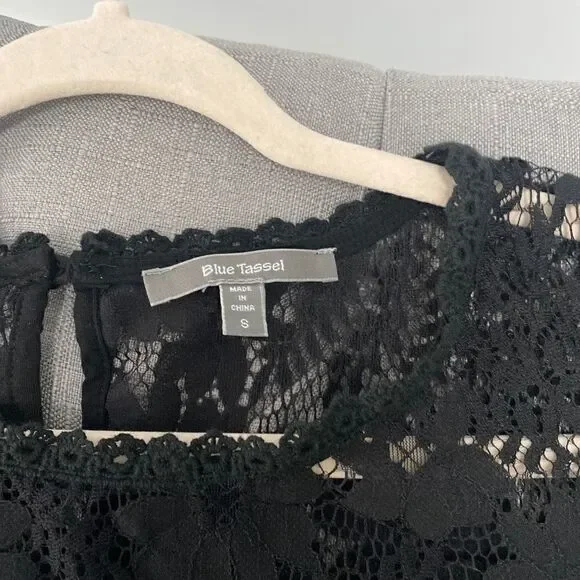 Blue Tassel black lace top with 3/4 bell sleeves - Picture 3 of 3